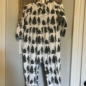 Kate Quinn 18-24 months holiday onesie